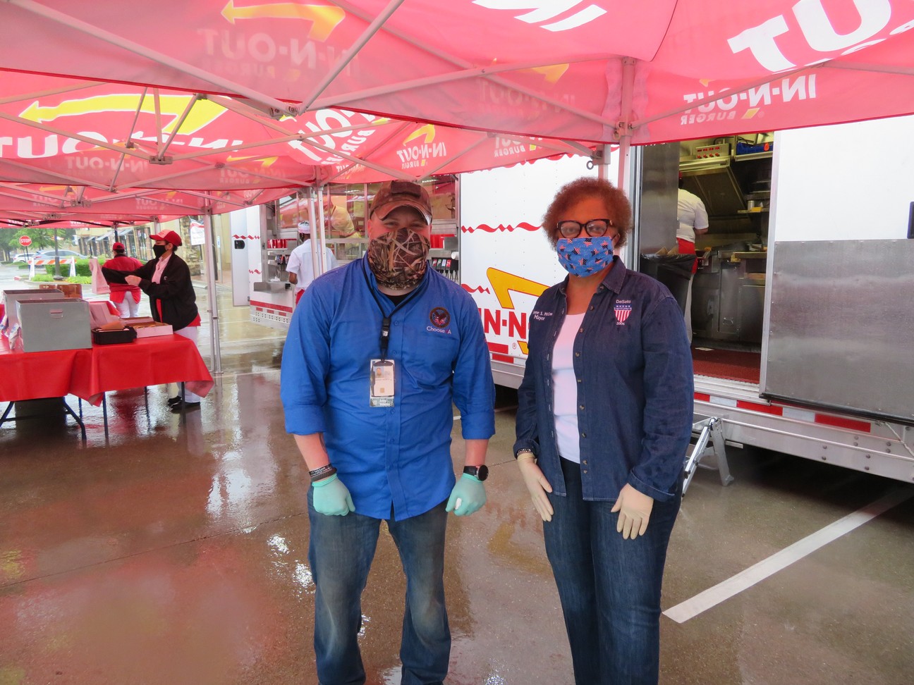 City of DeSoto, in Partnership with In-N-Out Burger and the Veterans Administration, Hosted a Successful Drive-Thru Veterans Appreciation Day (photo gallery)