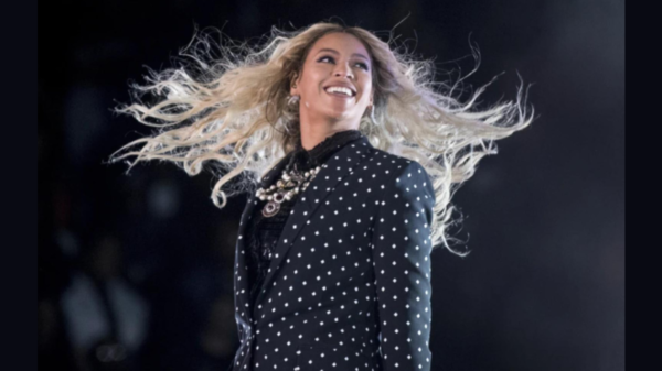 Beyonce performs