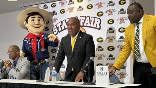 Big Tex greets PVAMU's