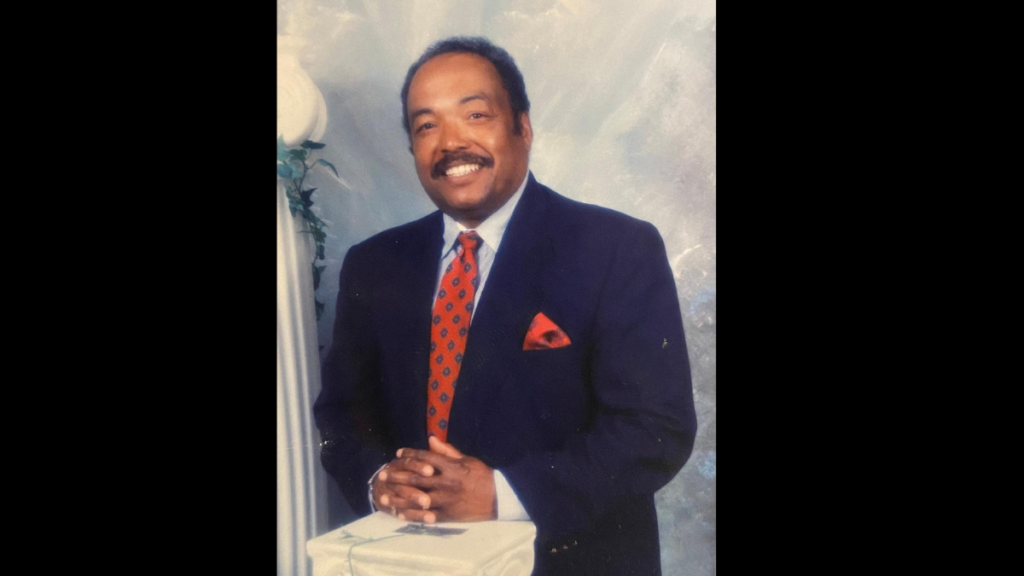 Arrangements for Thomas Sanders and Betty Fisher I Messenger