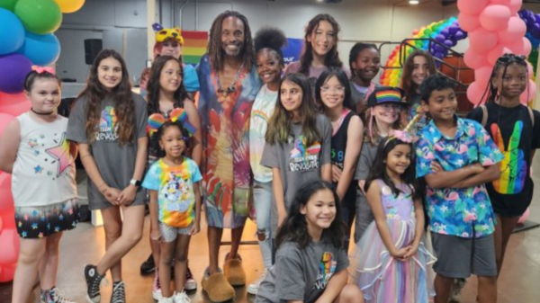 Group Photo of Billy Porter and program participants.